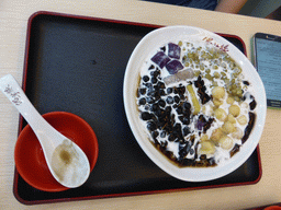 Dessert at a bar at the Carrefour shopping mall at Haifu Road