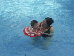 Max and Miaomiao at the swimming pool of the apartment complex of Miaomiao`s sister