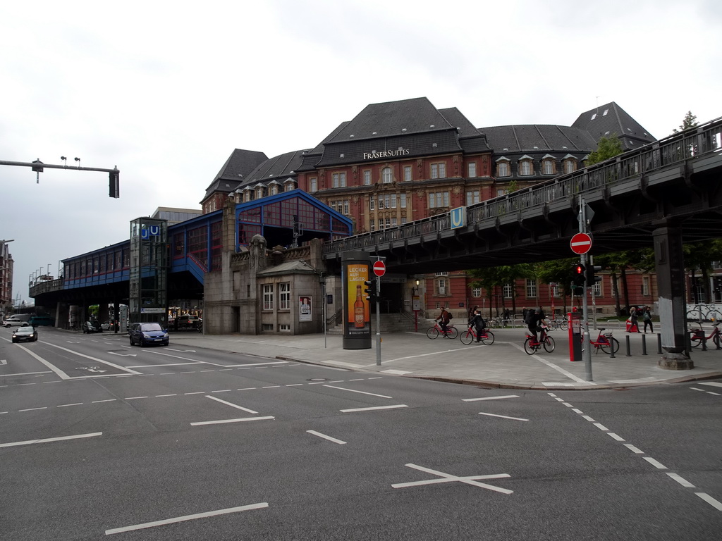 The Rödingsmarkt subway station, viewed from the Rödingsmarkt square