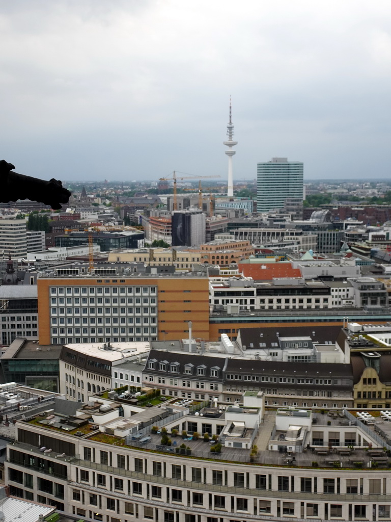 The northwest side of the city with the Heinrich-Hertz-Turm tower, viewed from the tower of the St. Nikolai Memorial