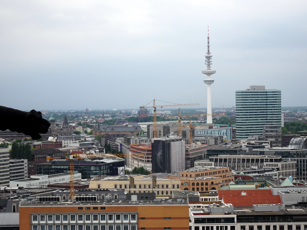 The northwest side of the city with the Heinrich-Hertz-Turm tower, viewed from the tower of the St. Nikolai Memorial