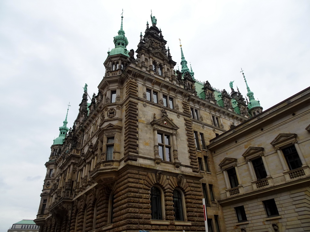 West side of the City Hall, viewed from the Alter Wall street