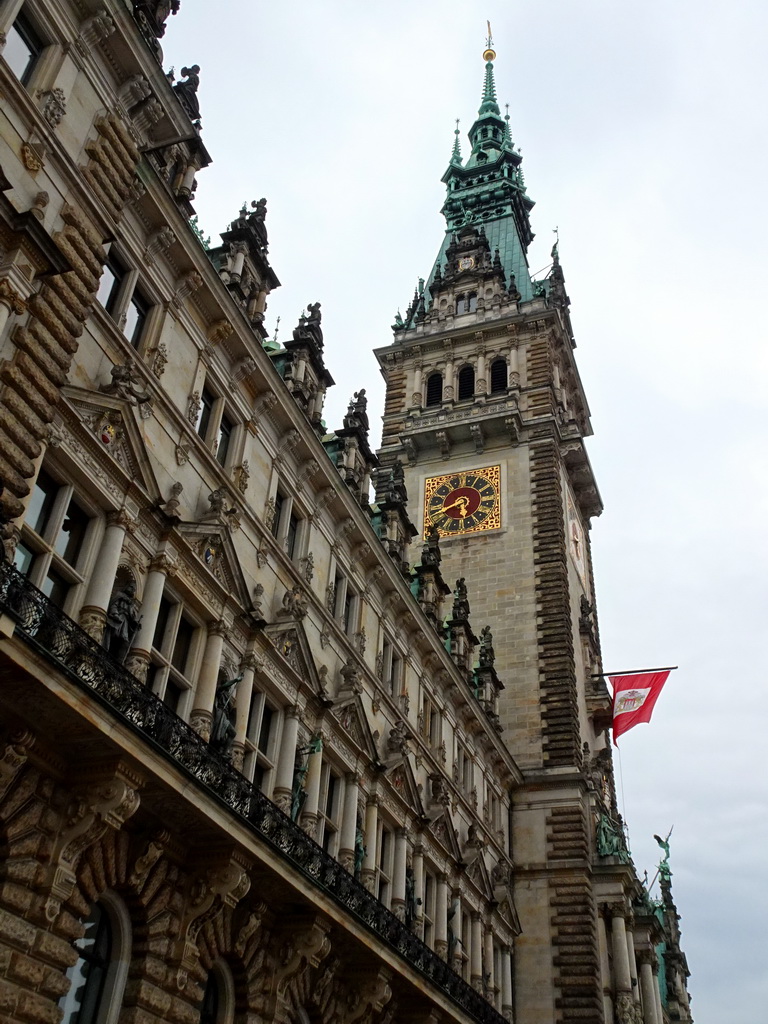 Left facade of the City Hall, viewed from the Rathausmarkt square