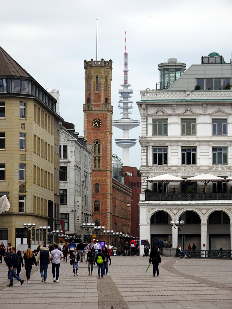 The northwest side of the Rathausmarkt square, the tower of the Alte Post building and the Heinrich-Hertz-Turm tower