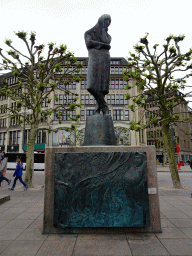 Heinrich Heine Monument by Waldemar Otto, at the southeast side of the Rathausmarkt square