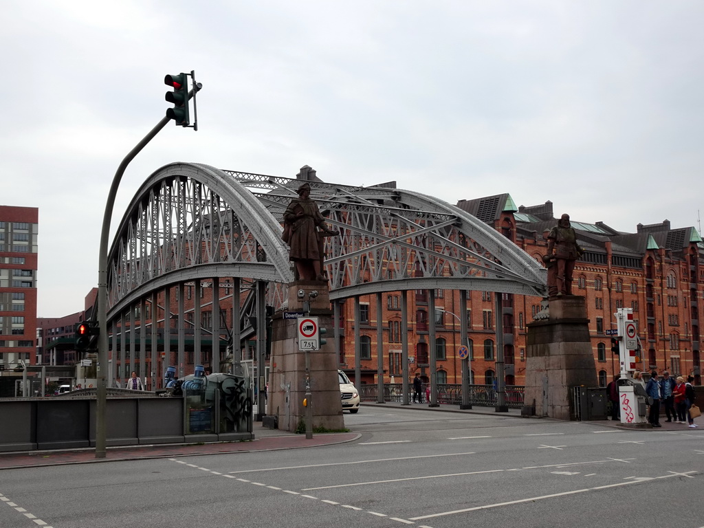 Bridge at the north side of the Bei St. Annen street over the Zollkanal canal