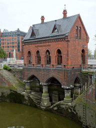 North side of the Fleetschlösschen restaurant at the Holländischbrookfleet canal