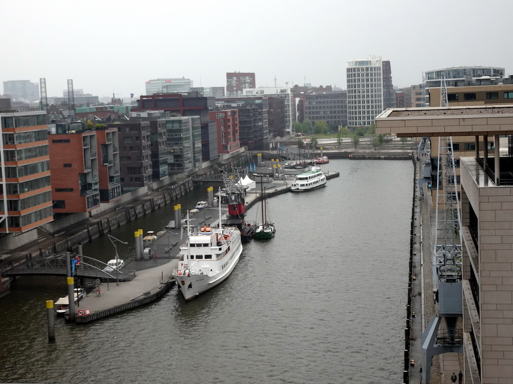 Boats in the Sandtorhafen harbour and the Sandtorkai and Kaiserkai streets, viewed from the viewing point of the Elbphilharmonie concert hall