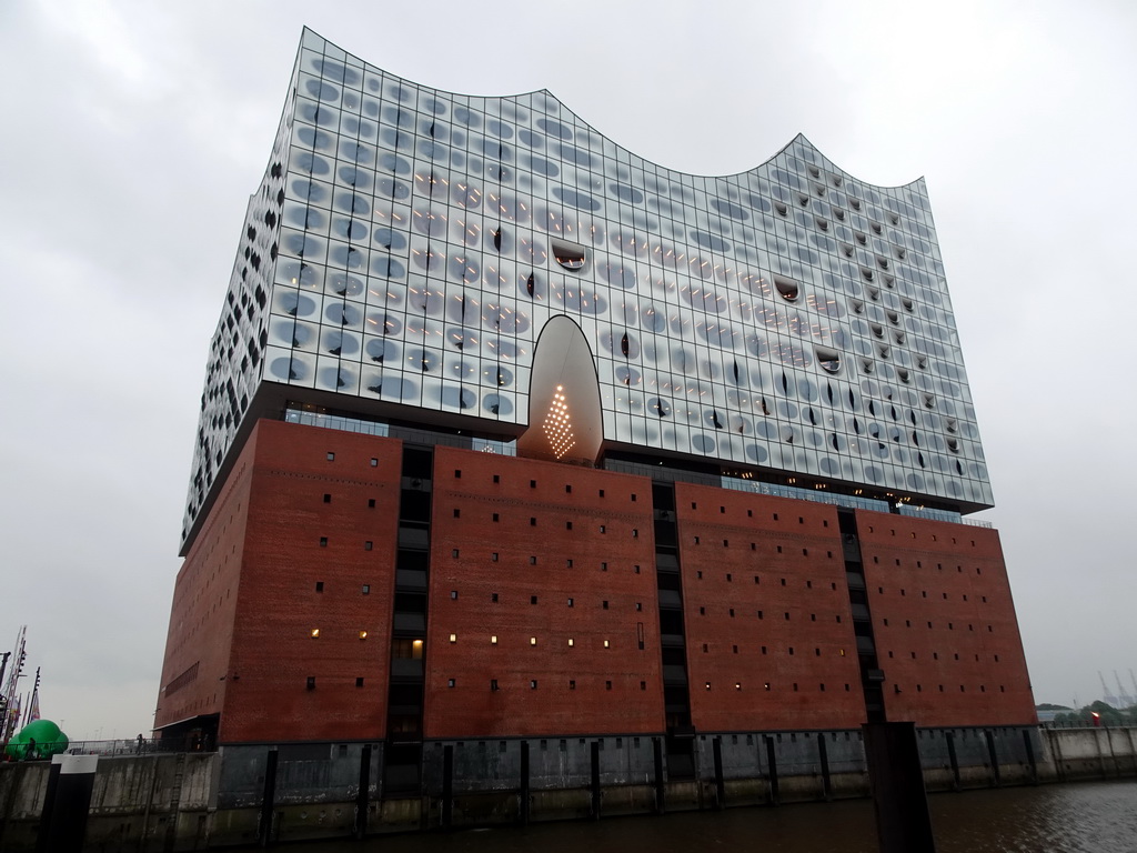 Northeast side of the Elbphilharmonie concert hall, viewed from the Am Kaiserkai bridge