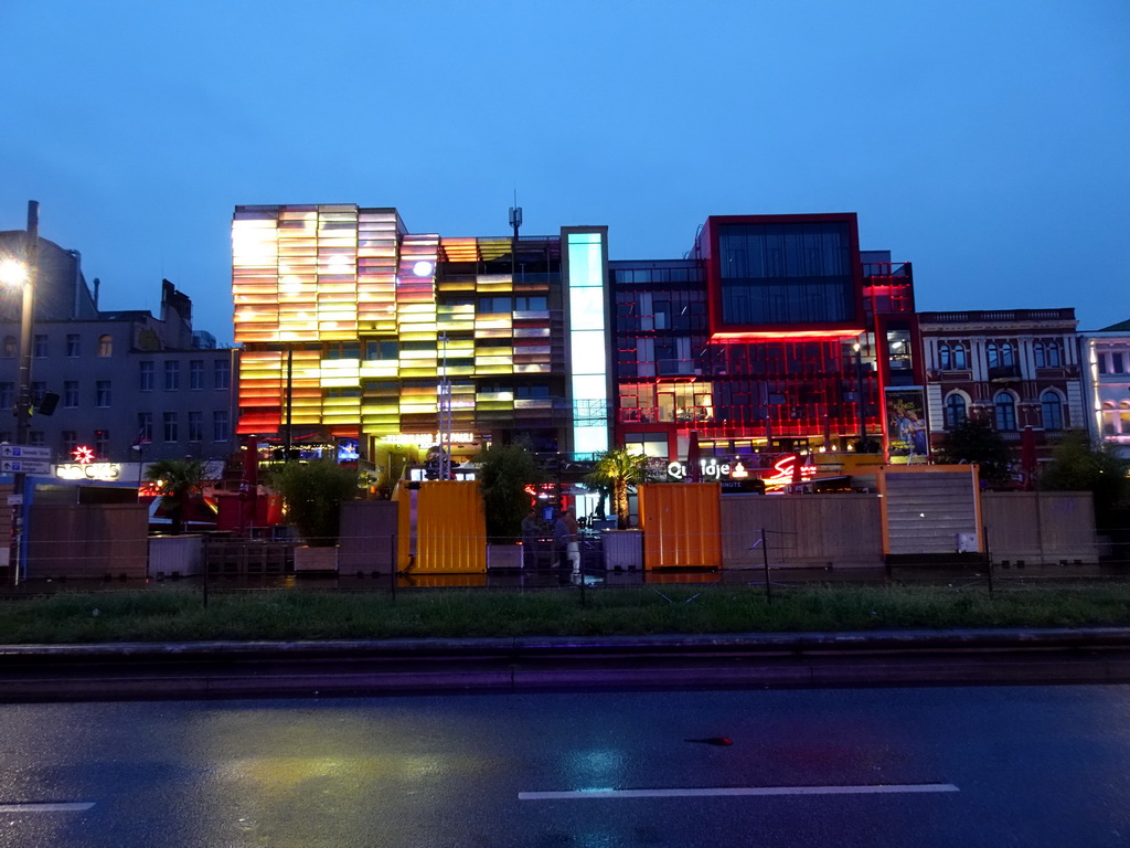 Front of the Schmidt Tivoli Theater at the Spielbudenplatz square, at sunset