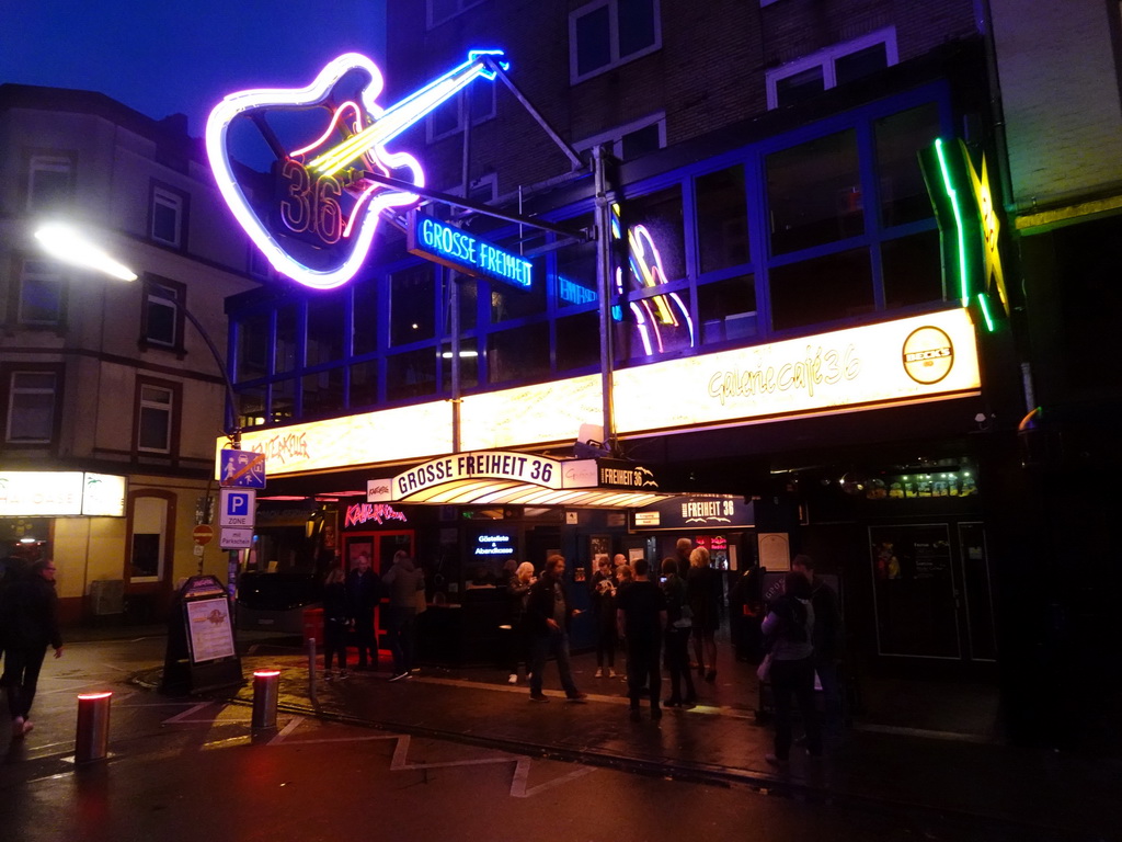 Front of the Große Freiheit 36 club at the Große Freiheit street, by night