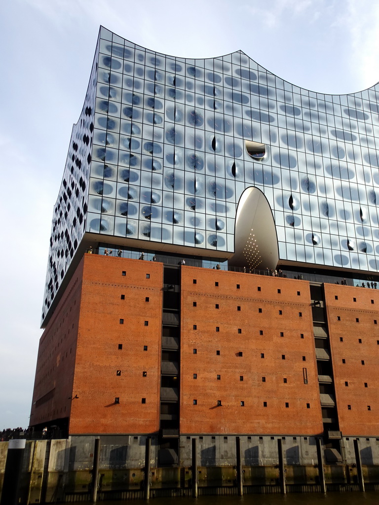 Northeast side of the Elbphilharmonie concert hall, viewed from the Am Kaiserkai bridge