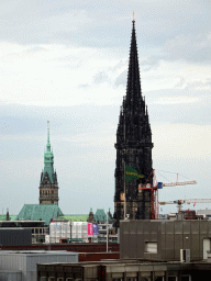 North side of the city with the towers of the City Hall and the St. Nikolai Memorial, viewed from the viewing point of the Elbphilharmonie concert hall