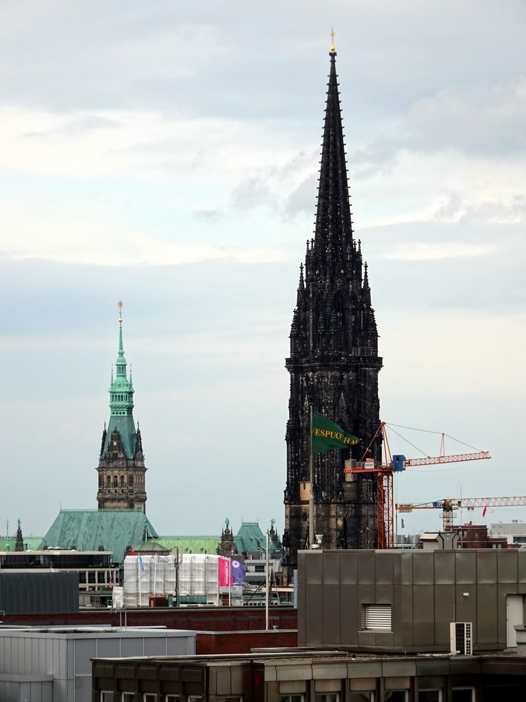 North side of the city with the towers of the City Hall and the St. Nikolai Memorial, viewed from the viewing point of the Elbphilharmonie concert hall