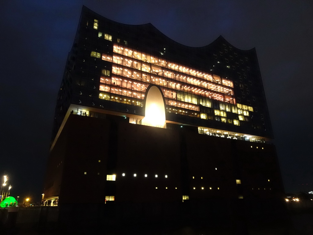 Northeast side of the Elbphilharmonie concert hall, viewed from the Am Kaiserkai bridge, by night