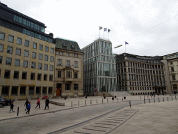 hamburg_1_117 - 273 kb - 1024x768 - The Deutsche Bank building at the Adolphsplatz square The Deutsche Bank building at the Adolphsplatz square