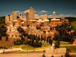 hamburg_1_281 - 401 kb - 1024x768 - Scale model of the fictional town San Gimigliano at the Italy section of Miniatur Wunderland Scale model of the fictional town San Gimigliano at the Italy section of Miniatur Wunderland