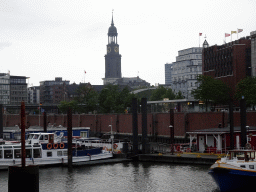 hamburg_1_289 - 257 kb - 1024x768 - The Binnenhafen harbour and St. Michael`s Church, viewed from the Kehrwieder street The Binnenhafen harbour and St. Michael`s Church, viewed from the Kehrwieder street