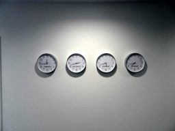 hamburg_1_418 - 171 kb - 1024x768 - Clocks at the Agena Bioscience building Clocks at the Agena Bioscience building