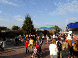 The DolfijndoMijn theatre at the Dolfinarium Harderwijk and the Vuurtoren building, under construction