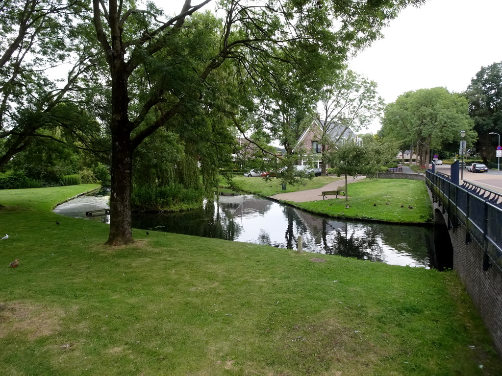 The Grote Gracht canal, viewed from the Stadslaan street