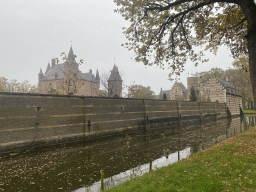 West side and moat of the Heeswijk Castle, viewed from the Kasteel road