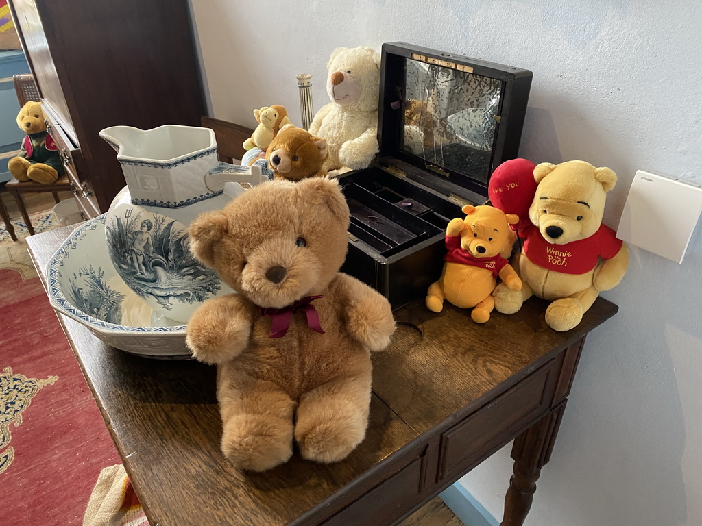 Table with plush bears at the bear room at the second floor of the main building of the Heeswijk Castle, during the `Sint op het Kasteel 2022` event