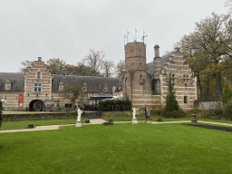 Garden, entrance, shop and restaurant of the Heeswijk Castle