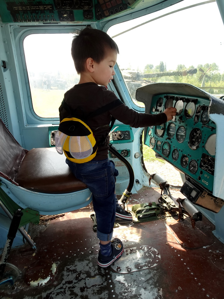 Max in a Mi-2 Helicopter at the Oorlogsveld area at the HistoryLand museum