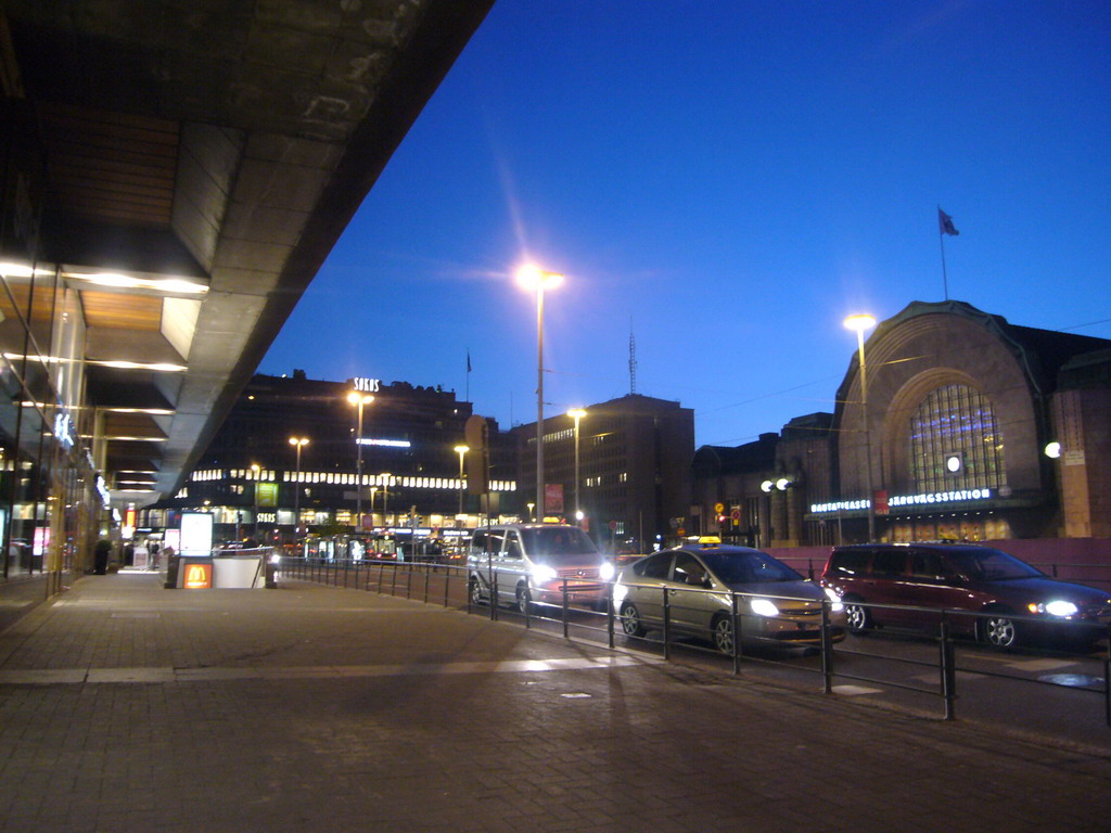 Southwest side of the Helsinki Central Railway Station at the Kaivokatu street, by night