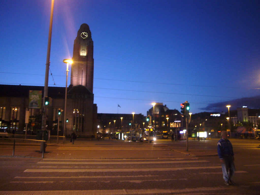 Southeast side of the Helsinki Central Railway Station at the Kaivokatu street, by night