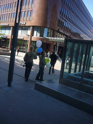 People at the Salomonkatu street