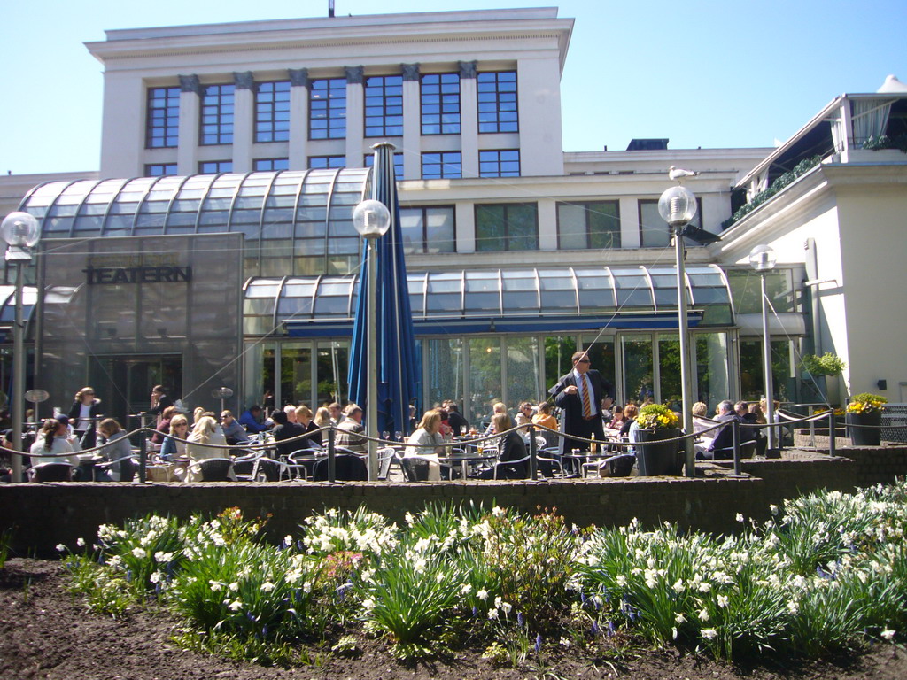 East side of the Svenska Teatern theatre at the Esplanadi Park