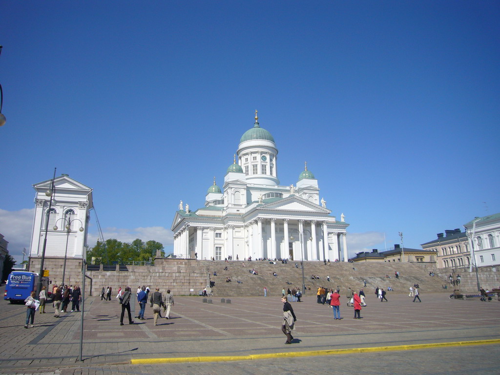The Helsinki Cathedral (Tuomiokirkko) and Senate Square