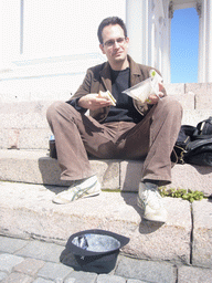 Miaomiao`s colleague in front of the Helsinki Cathedral