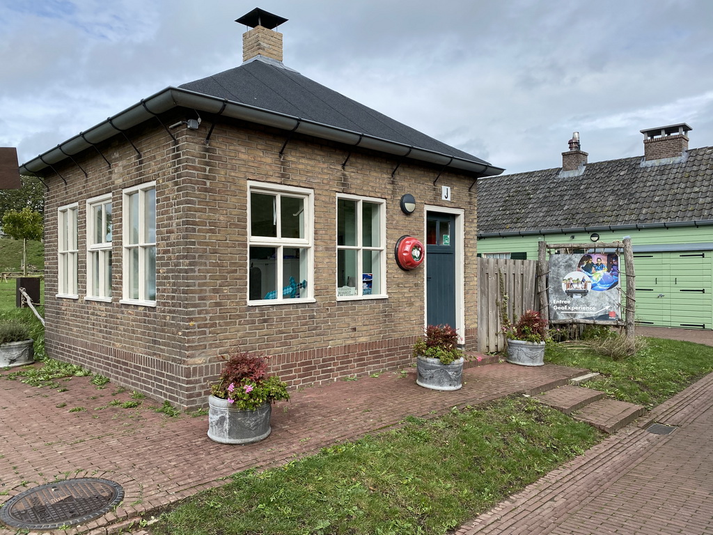 Small building in front of the GeoFort Wereld pancake restaurant at the GeoFort