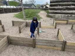Max at the Do-it-yourself Maze at the GeoFort