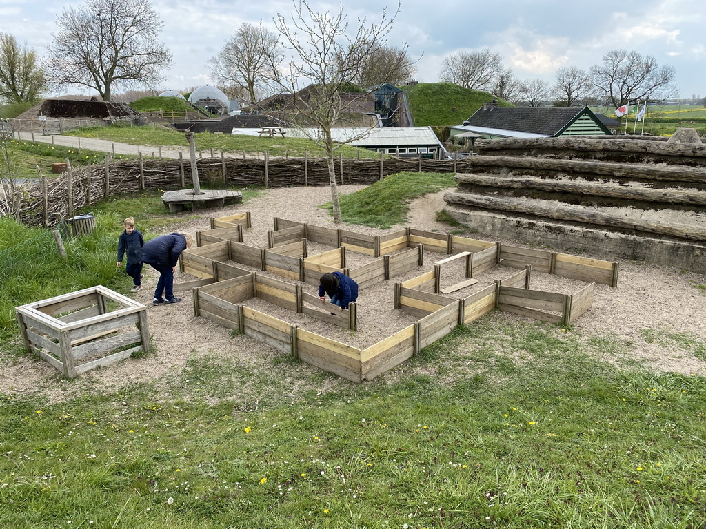 Max at the Do-it-yourself Maze at the GeoFort