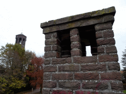 The tower of the Sint Catharinakerk church and a small tower at the second floor of the northwest part of the ruins of the Kasteel Heusden castle