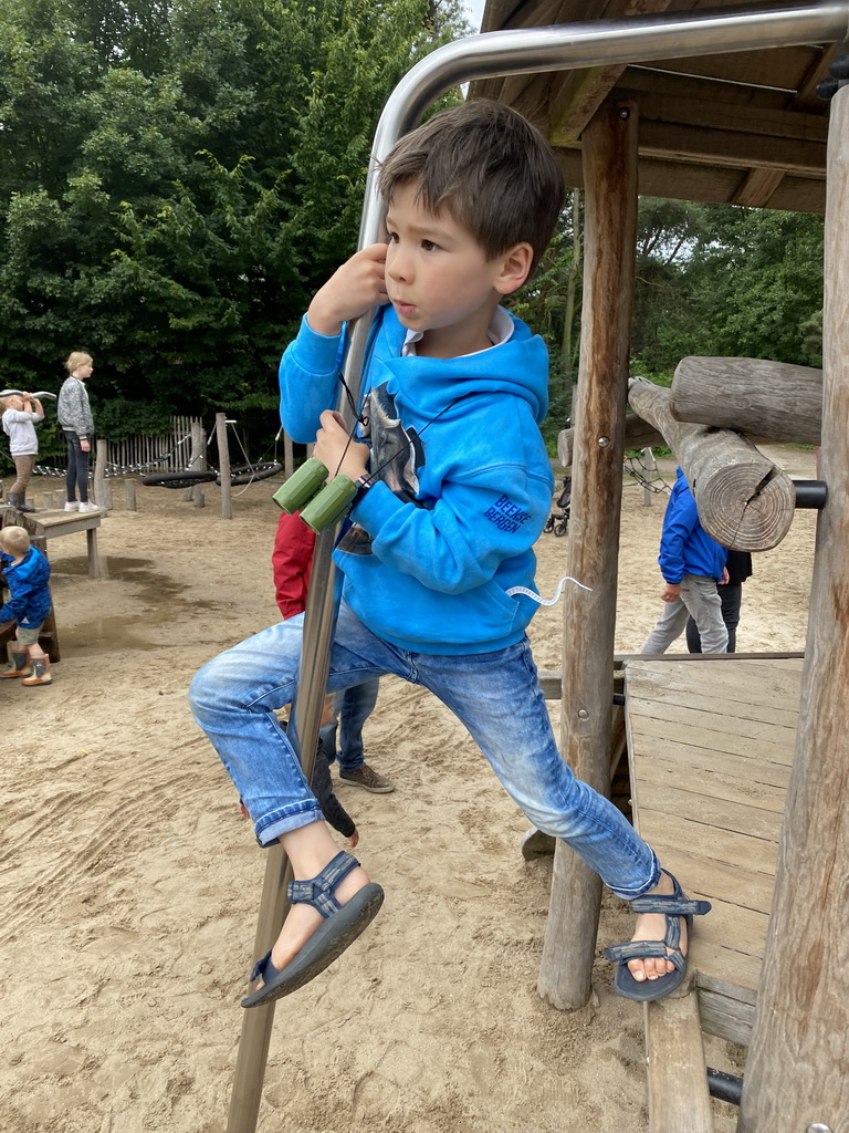 Max at the playground at the Kongoplein square at the Safaripark Beekse Bergen