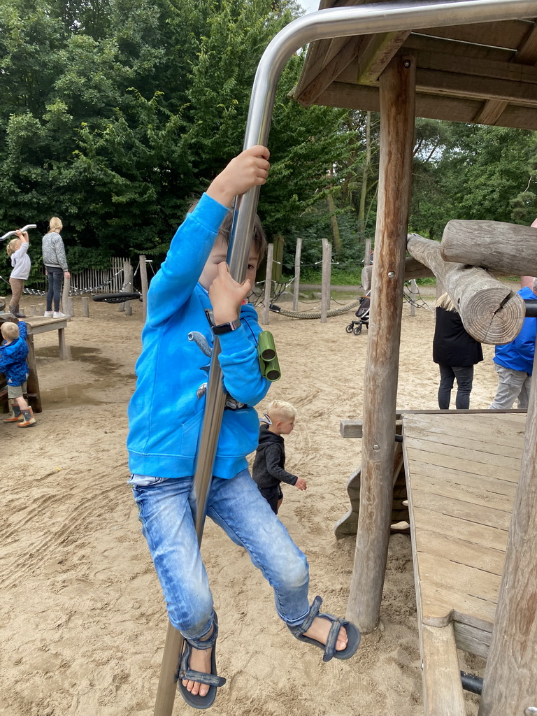 Max at the playground at the Kongoplein square at the Safaripark Beekse Bergen