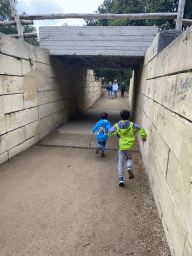 Max and his friend at a tunnel at the Safaripark Beekse Bergen