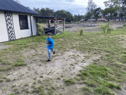 Max in front of the Serengeti area at the Safari Resort at the Safaripark Beekse Bergen