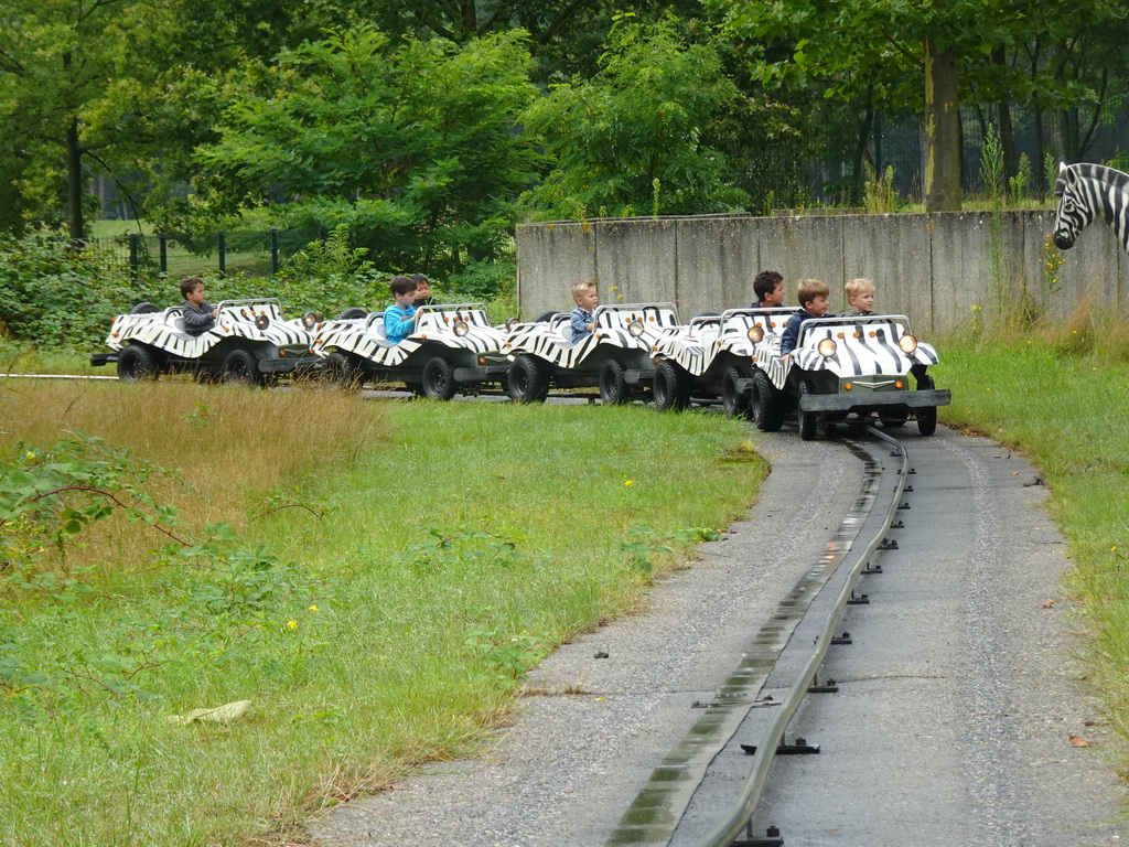 Max and his friend at the Buggybaan attraction at Speelland Beekse Bergen