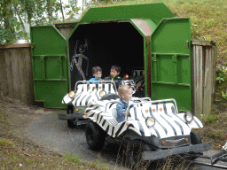 Max and his friend going through a tunnel at the Buggybaan attraction at Speelland Beekse Bergen