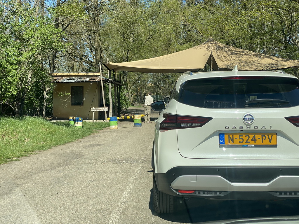 Entrance to the Autosafari of the Safaripark Beekse Bergen, viewed from the car