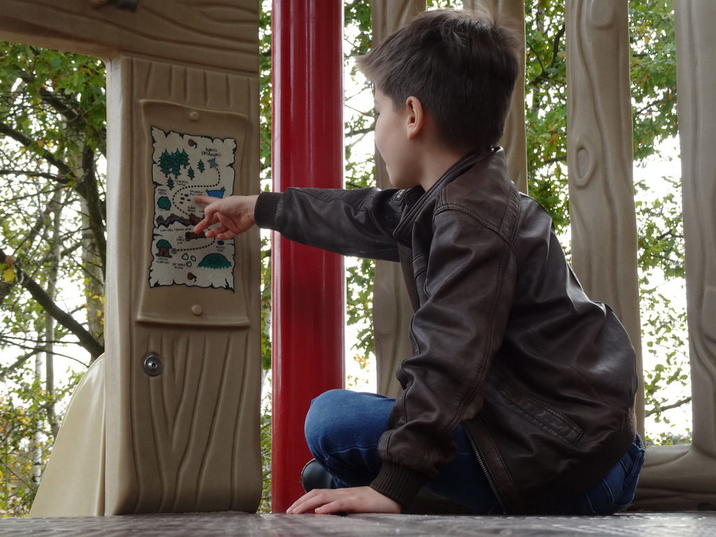 Max with a treasure map at the playground near the Hamadryas Baboons at the Safaripark Beekse Bergen