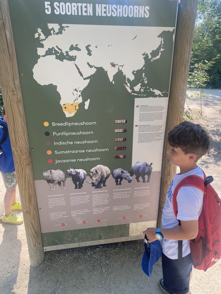 Max`s friends with information on Rhinoceroses at the Safaripark Beekse Bergen