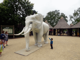 Max with an Elephant statue at the entrance to the Safaripark Beekse Bergen
