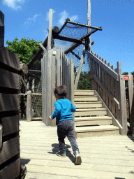 Max at the entrance to the walkway over the Sloth Bear enclosure at the Safaripark Beekse Bergen